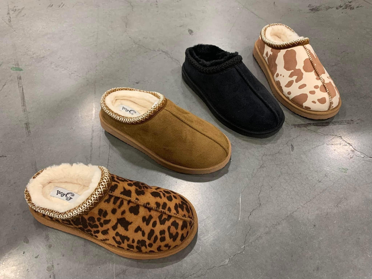 Cow print bruin slippers
