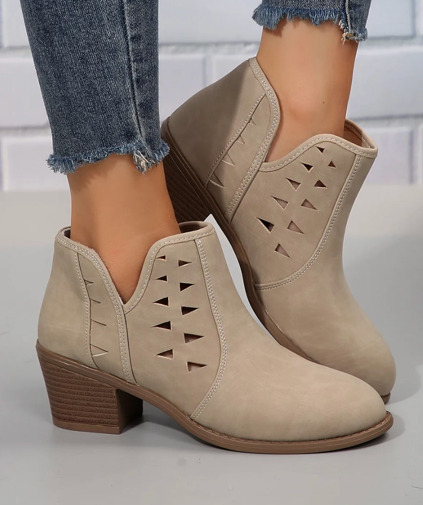 SUEDE POINTED TOE HEELED ANKLE BOOTS