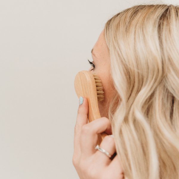 Facial Dry Brush